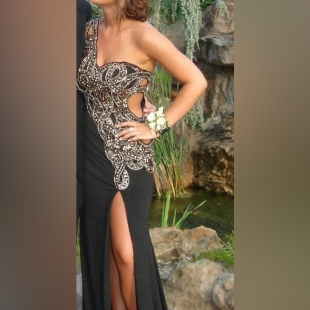 Black sequin cut-out Mac Duggal formal dress